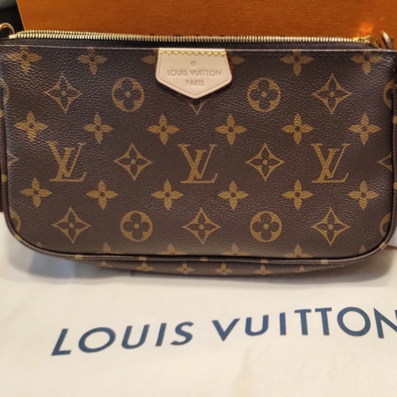 Louis Vuitton Pochette Accessoires - Picture 1 of 10